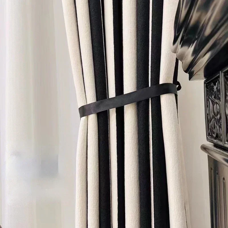 Vertical Striped Black and Whi - đánh giá và giá Home Fragrance French
